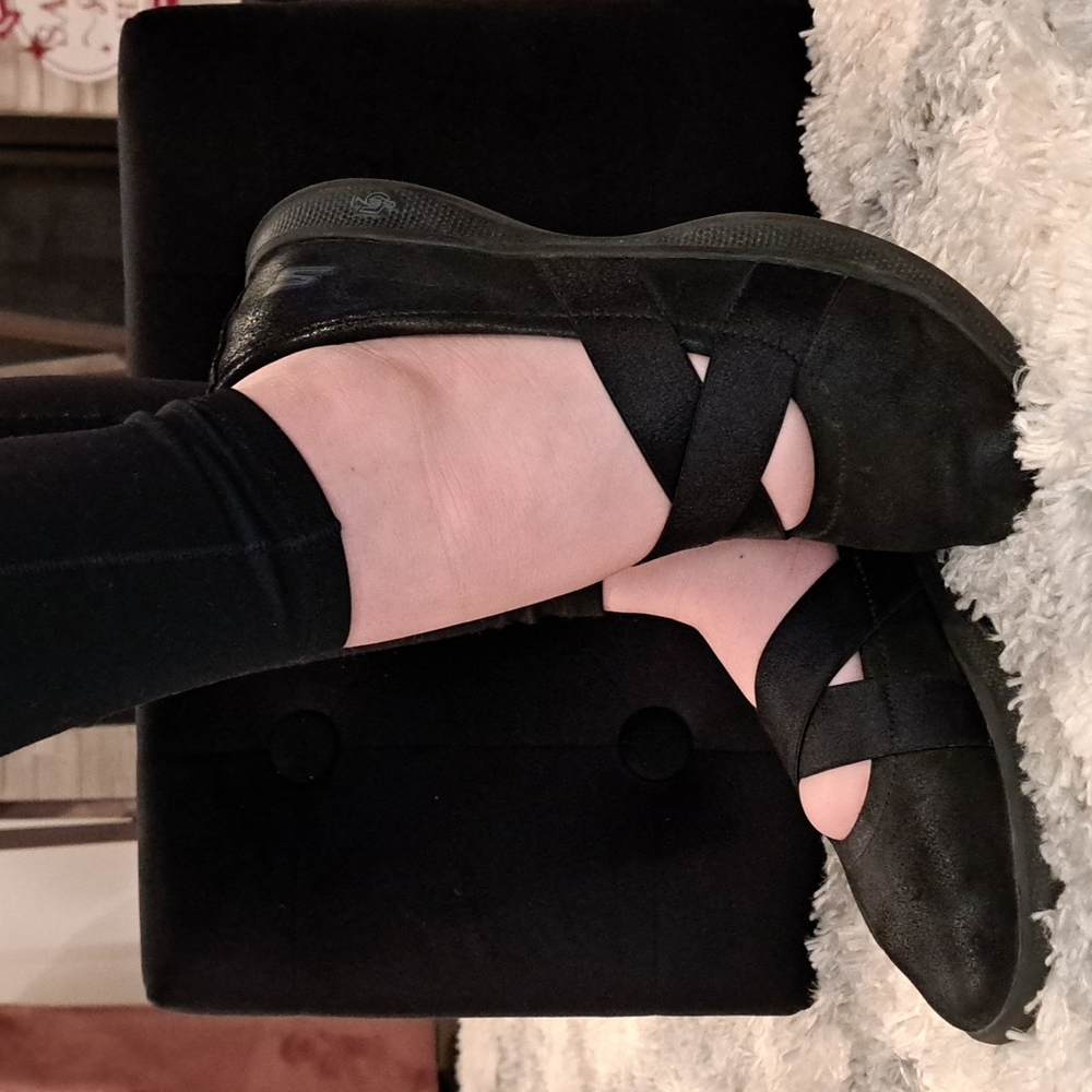 Sketchers Black Slip-Ons